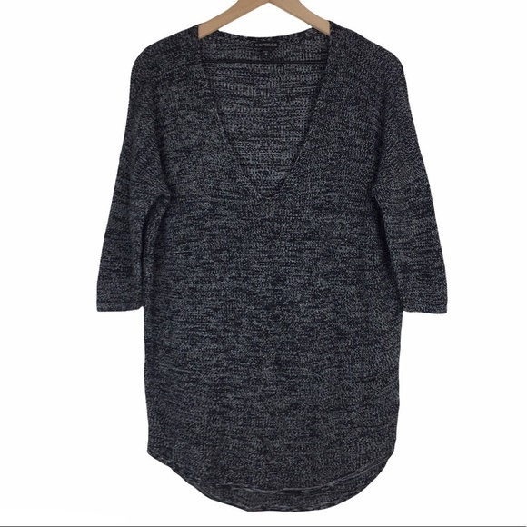 EXPRESS Sweater Tunic Plunge V Neck 3/4 Sleeves Oversized Fit Minimalist Small - Picture 8 of 8